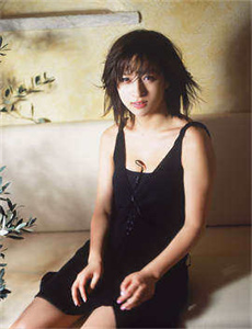 《深田咏美女仆丝袜强制中出-慧理财》
